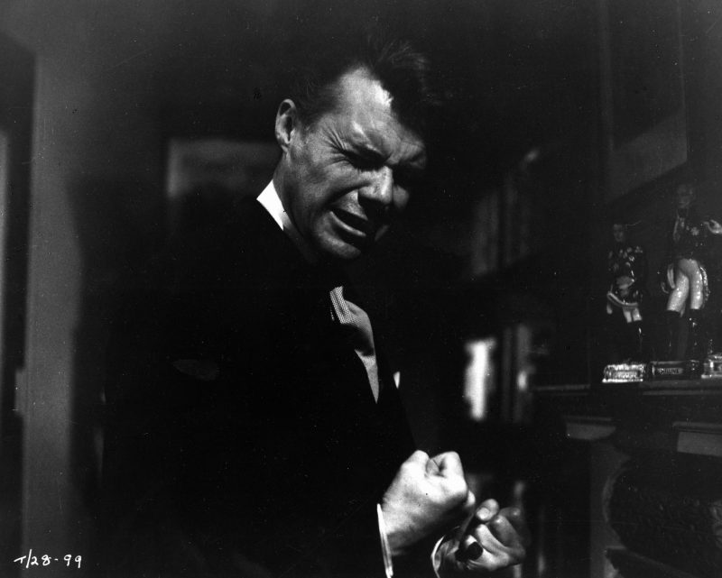 dirk-bogarde-in-victim-1961-800x641